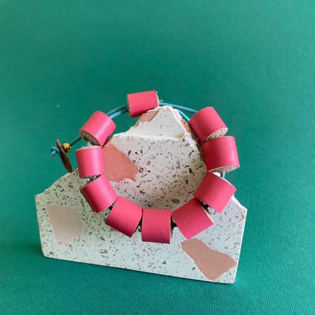 Pulsera tuquitos de cuero de rosado ajustable joya artesanal